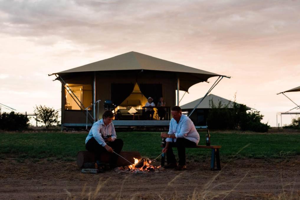 Hotel Mitchell Grass Retreat à Longreach Extérieur photo